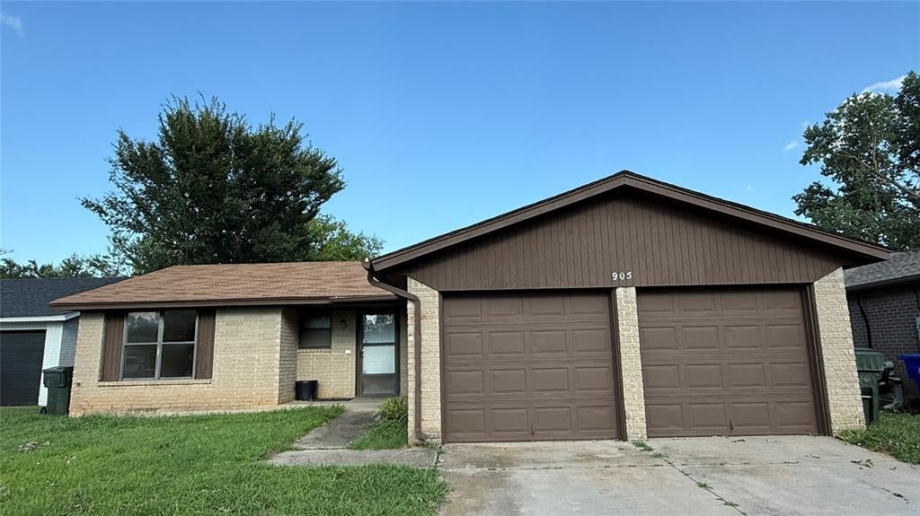 905 Branchwood Court — photo