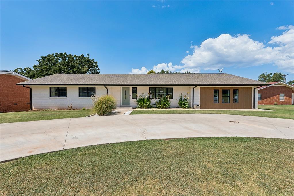 115 Moorman Drive — photo