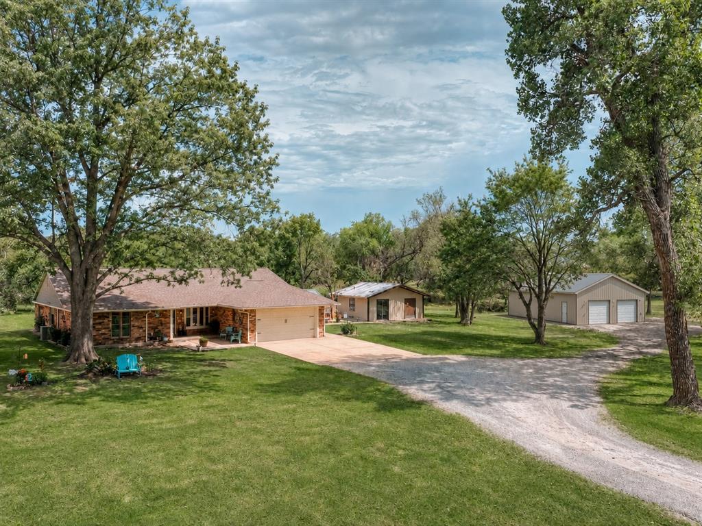 410 Quail Hollow Drive — photo
