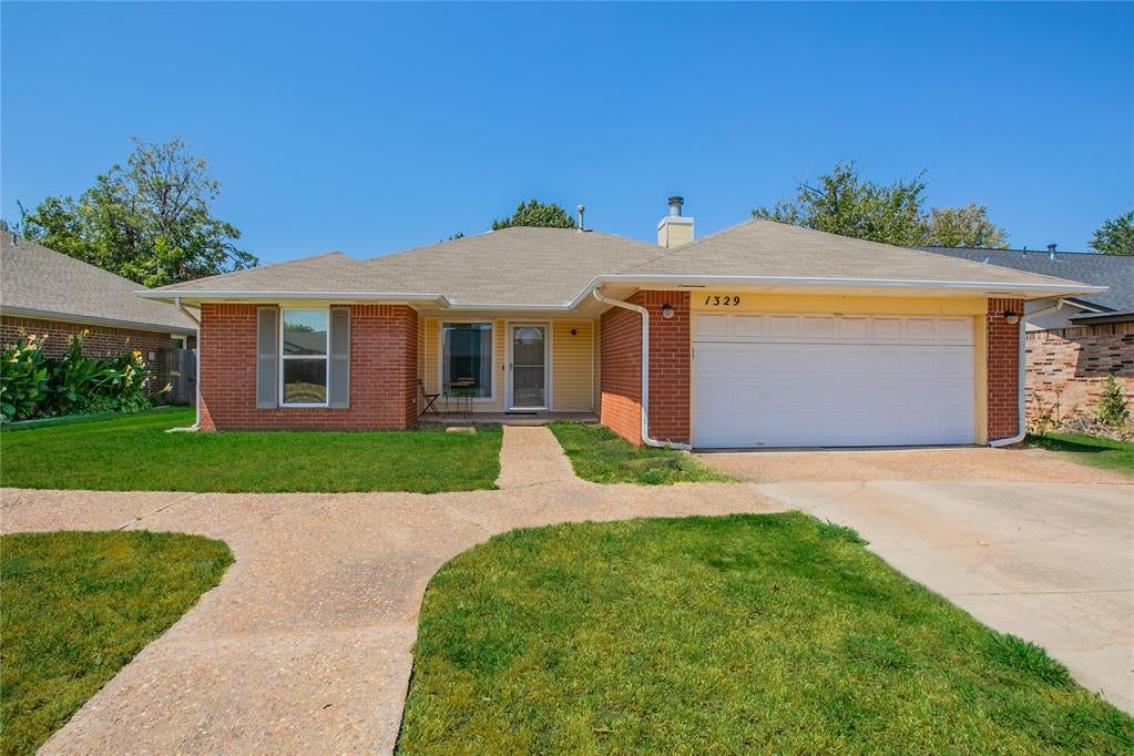 1329 Greenfield Drive — photo