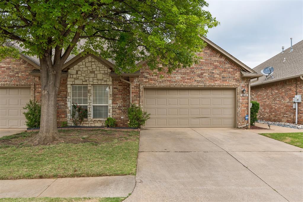 1633 Laurel Place — photo