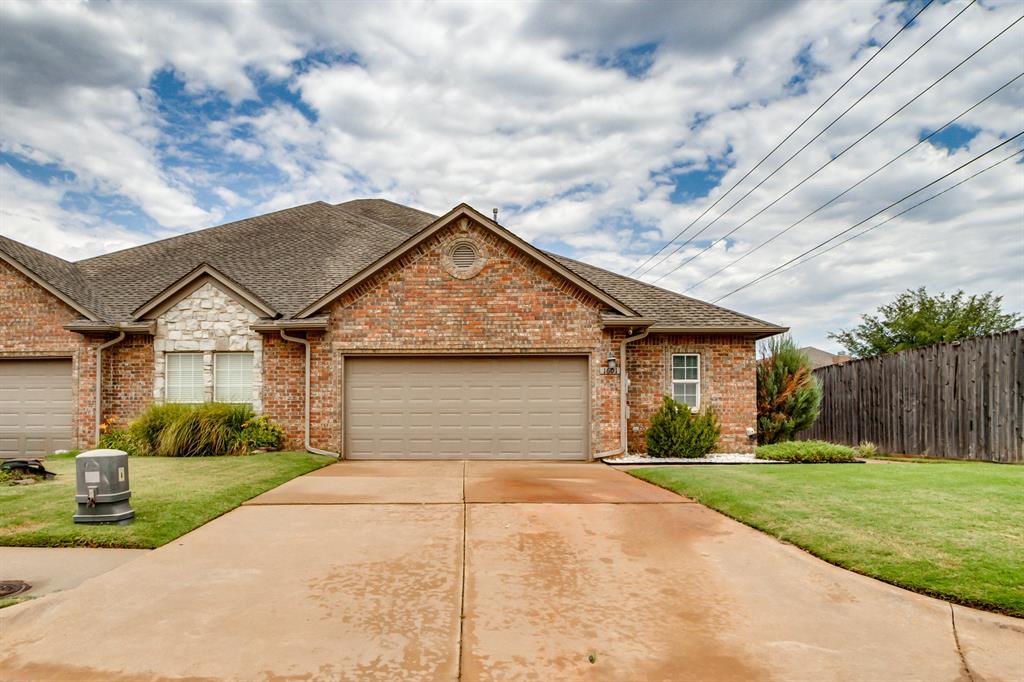 1601 Laurel Place — photo