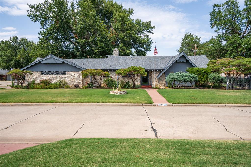 1527 Holliday Drive — photo