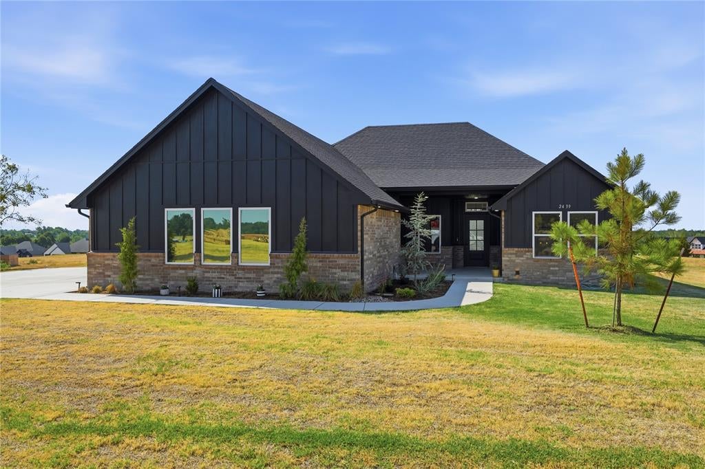 2439 Wolf Creek Bend — photo