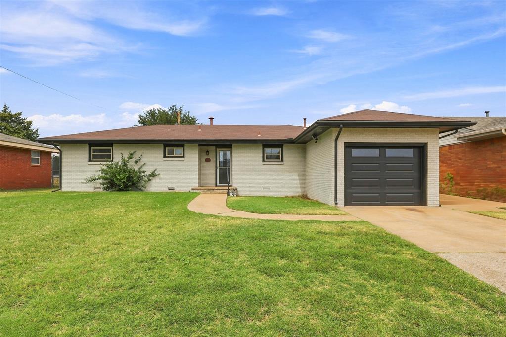 302 W Chisholm Drive — photo