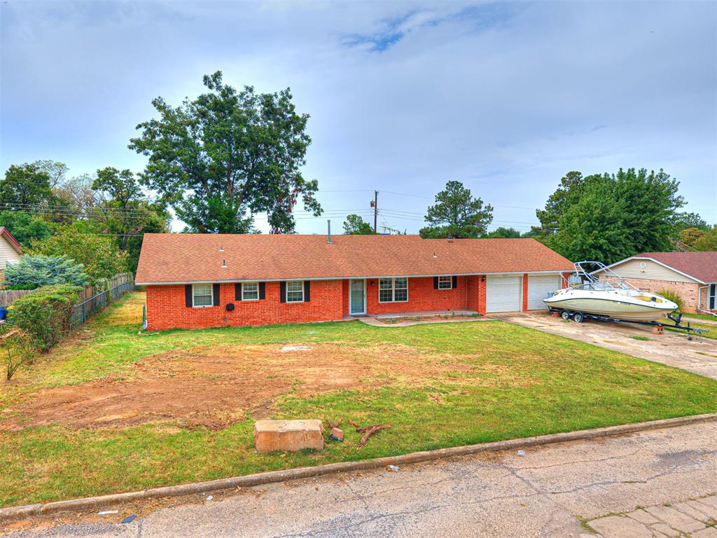 907 Oak Park Drive — photo