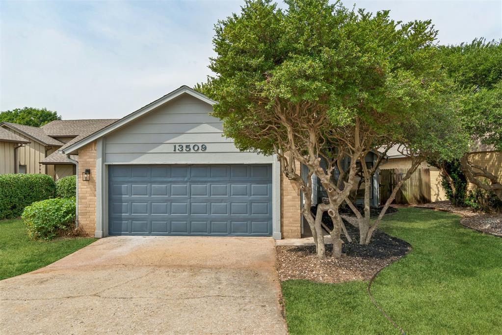 13509 Country Place — photo