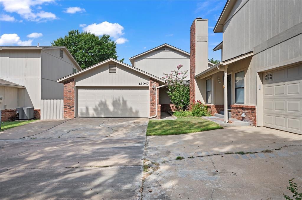 13047 E 28th Place — photo