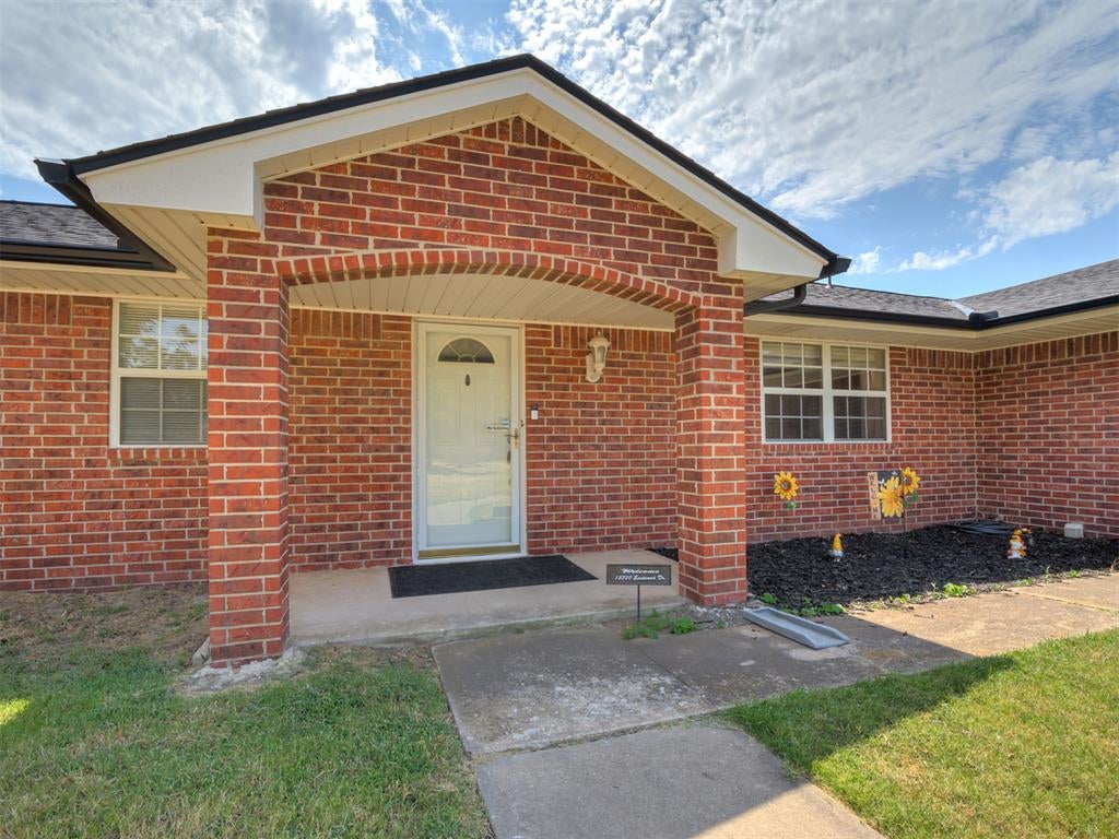 12320 Eastwood Drive — photo