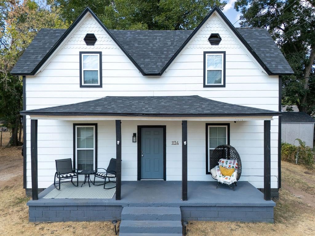 1134 E Walnut Street — photo