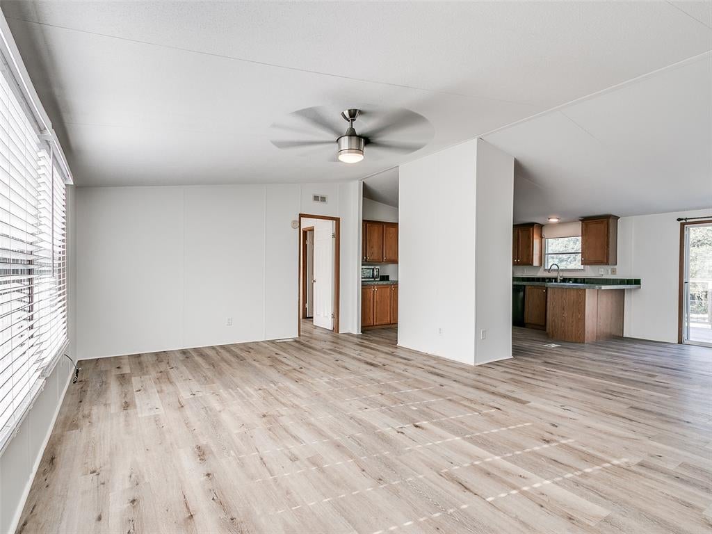 Home in Guthrie, OK 73044 — photo 3