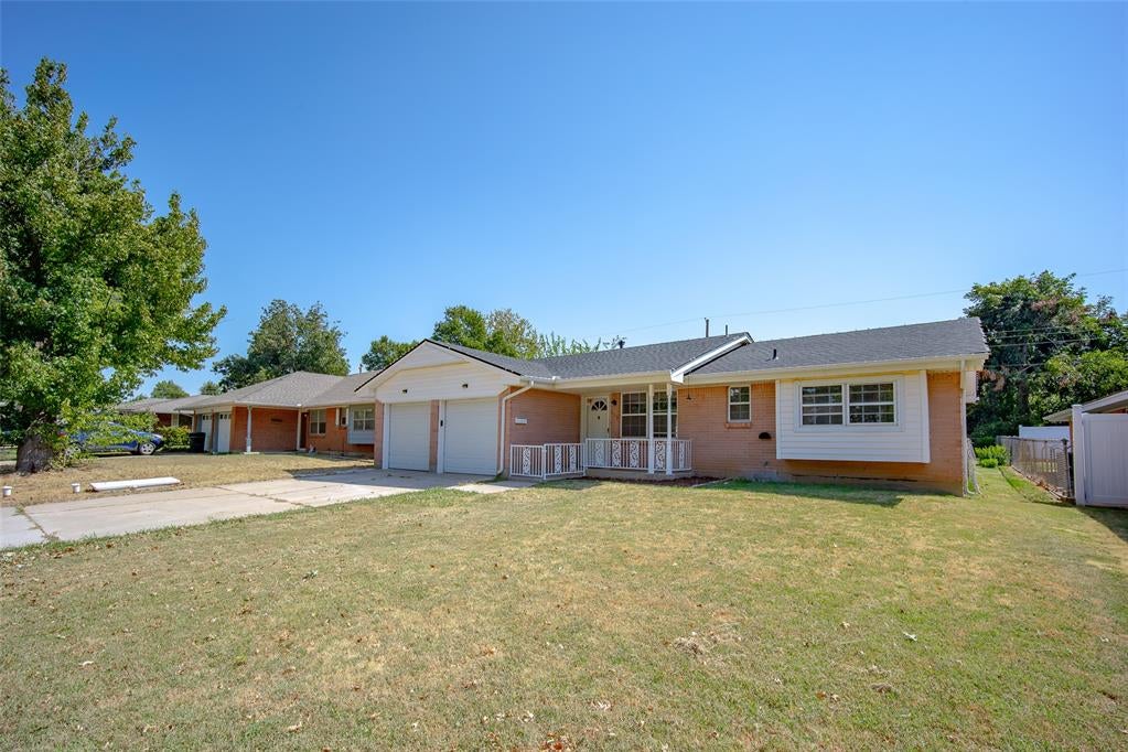 600 Leslie Drive — photo