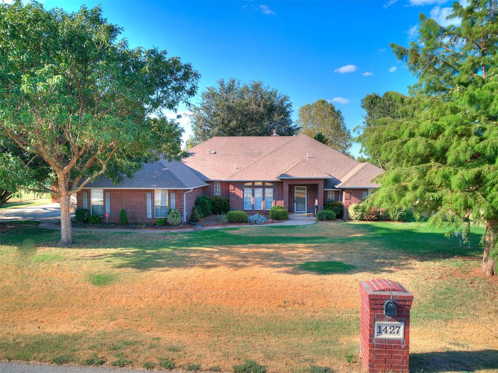 1427 Grand View Way — photo