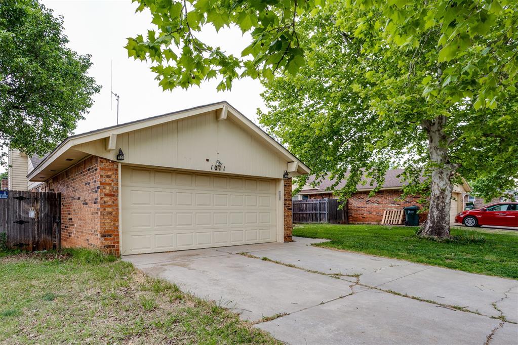 1011 Royal Lane — photo
