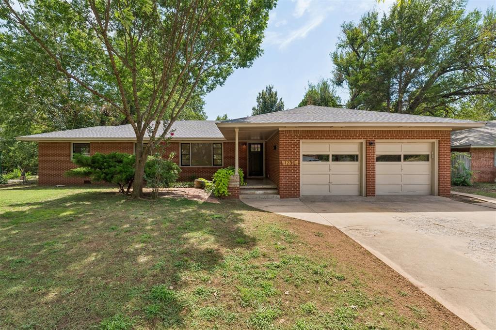 1230 Leslie Lane — photo