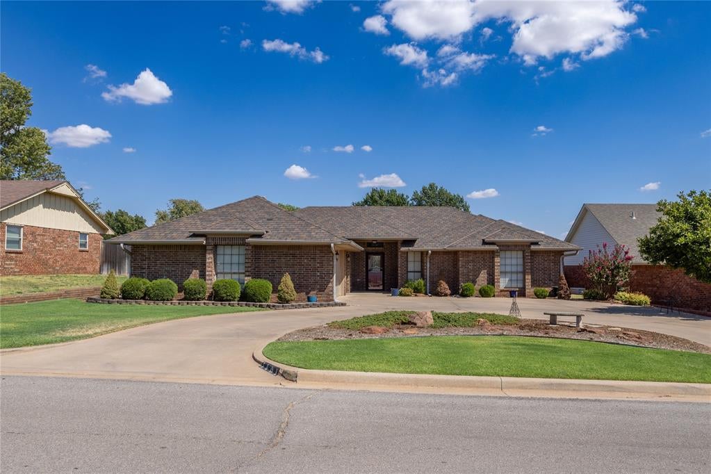1401 Timber Creek — photo