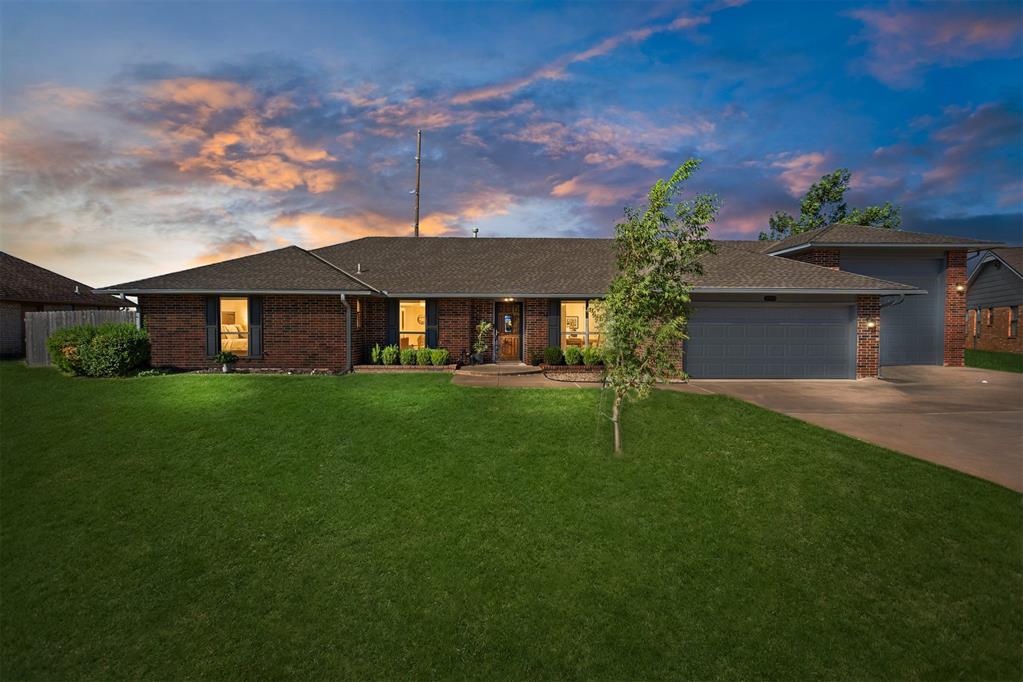 9709 Lakeshore Drive — photo