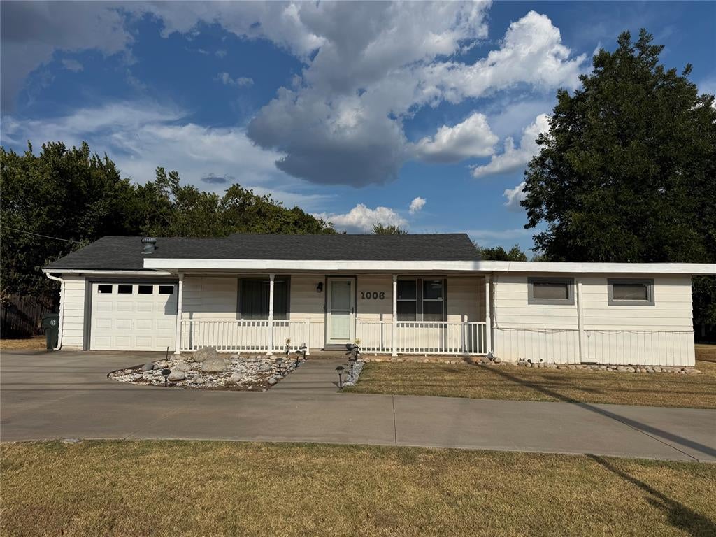 1006 N Douglas Boulevard — photo