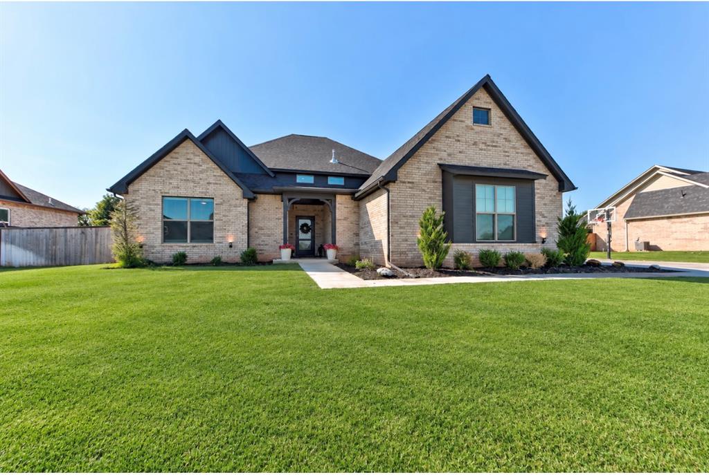 10121 Oakwood Drive — photo