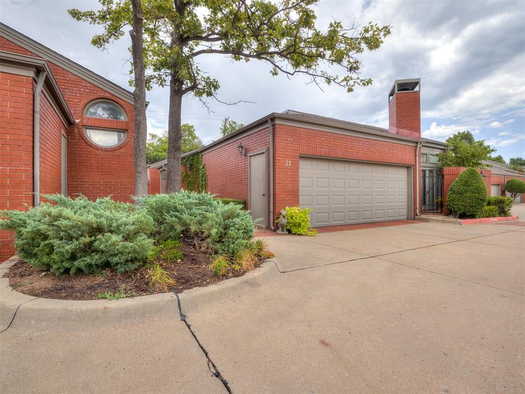 2825 NW Grand Boulevard 21 — photo