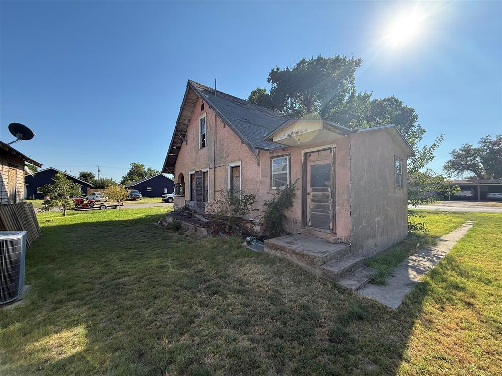 420 NW 2nd Street — photo
