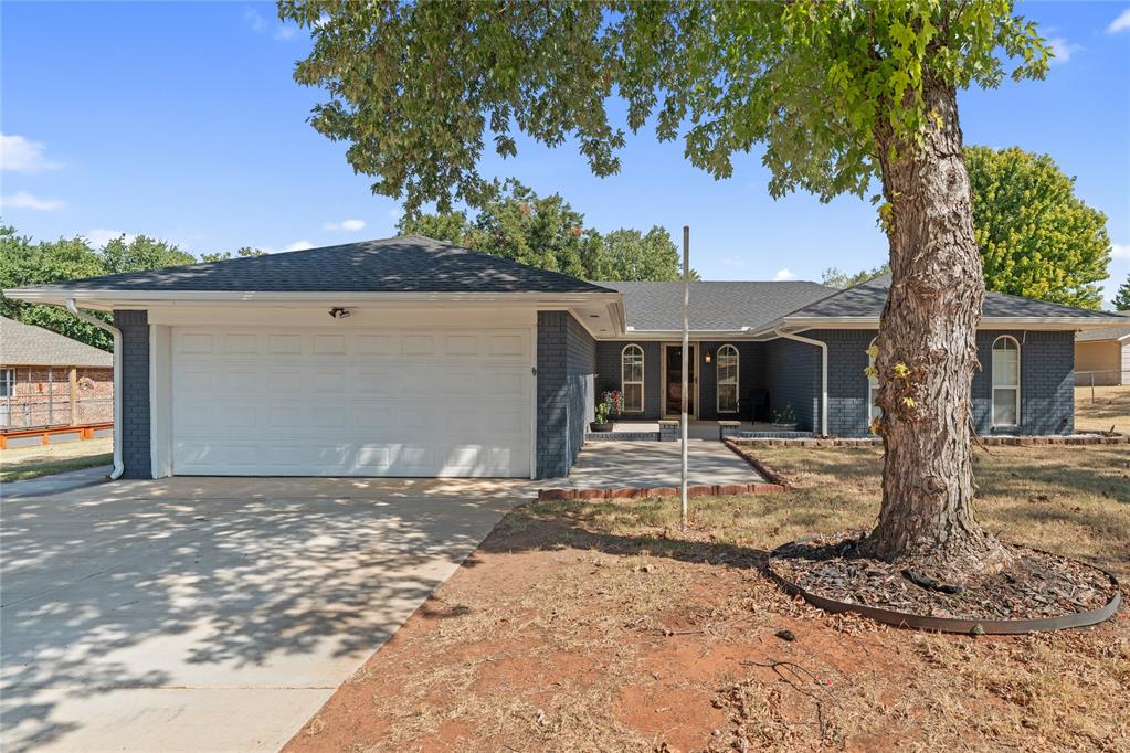 1821 W Cedar Ridge Drive — photo