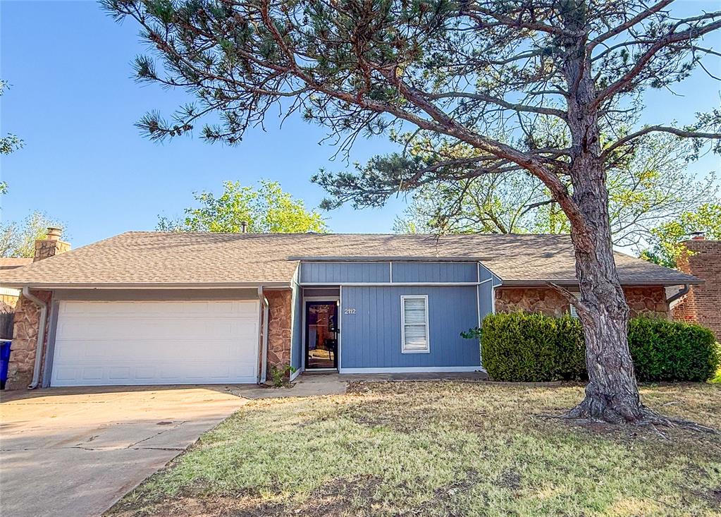 2112 Oakvista Circle — photo