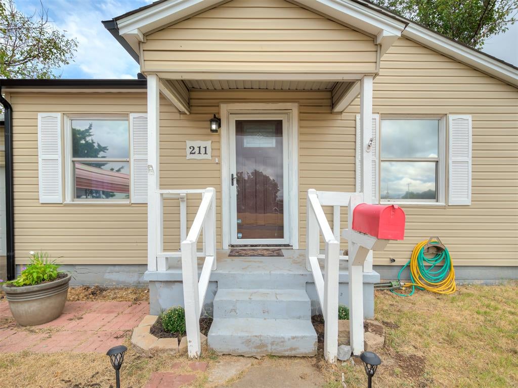 211 W Dale Street — photo