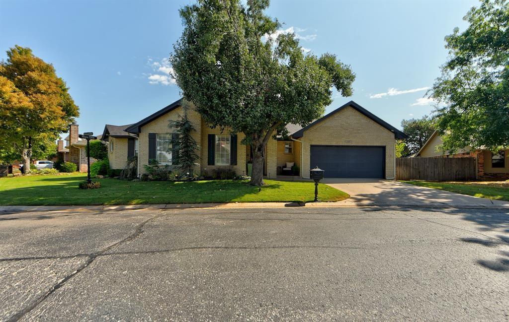 11900 Barrywood Drive — photo