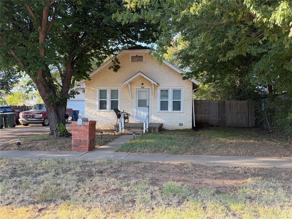 209 W 4th Street — photo