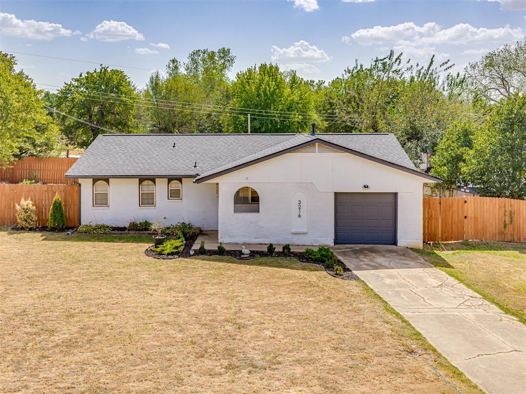 3216 E Noble Drive — photo