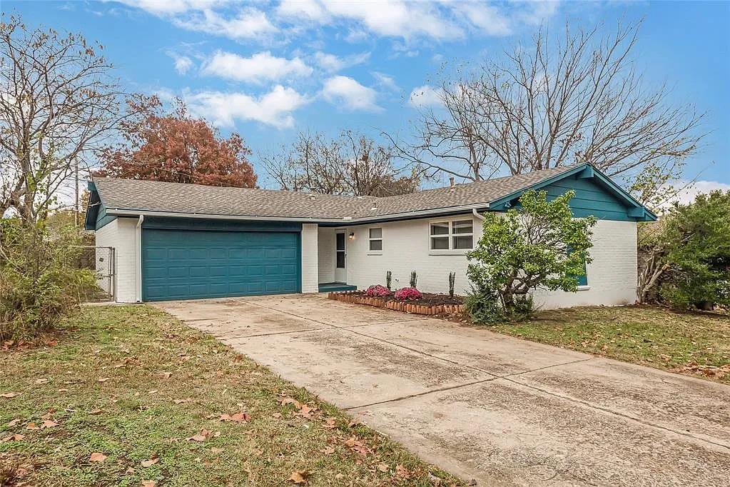 109 W Shadywood Drive — photo