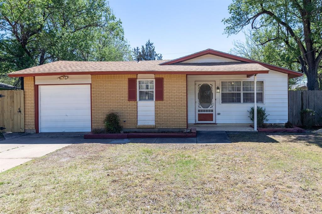 526 NW Glendale Drive — photo