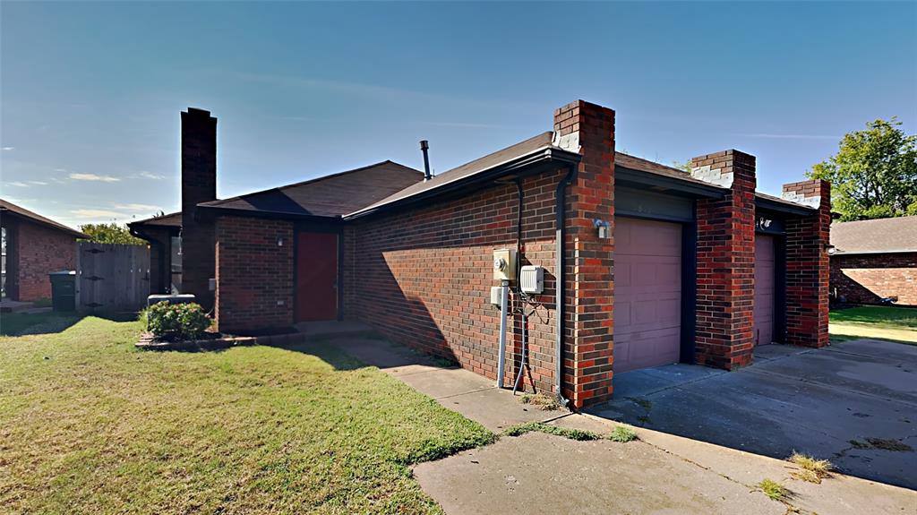 1012 Dustin Drive — photo
