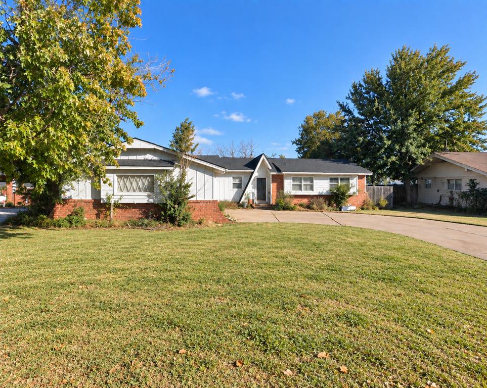 518 Lakeside Drive — photo