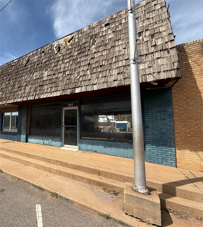 205 W Main Street — photo