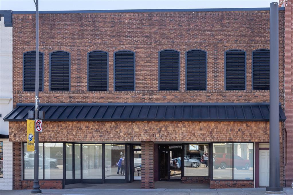 106 W Main Street — photo