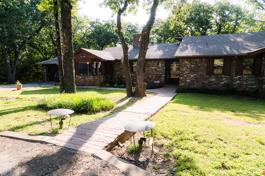 102 Twin Oaks — photo