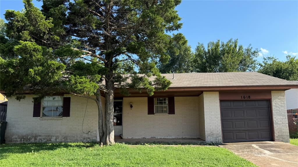 1618 Briarcliff Court — photo