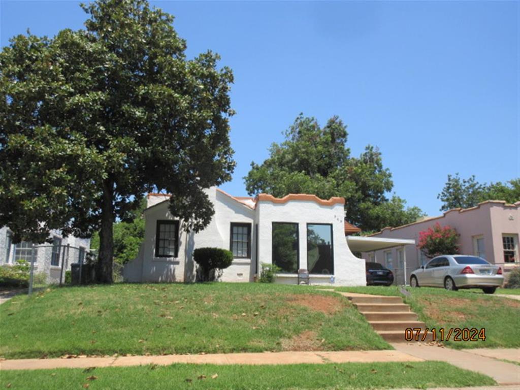 905 NE 17th Street — photo