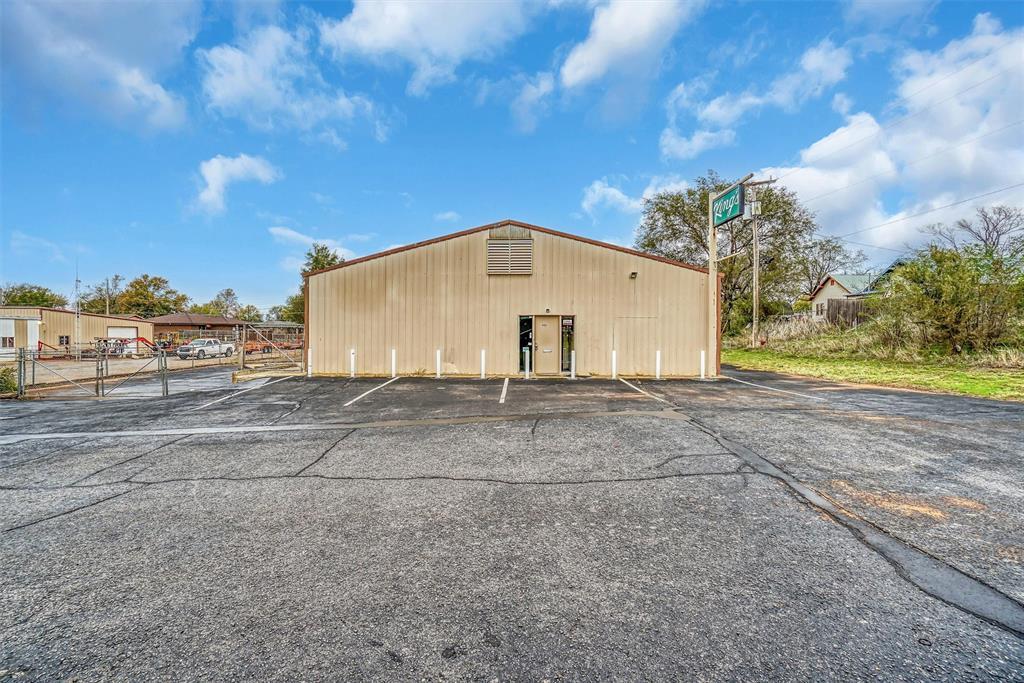901 W Ring Drive — photo