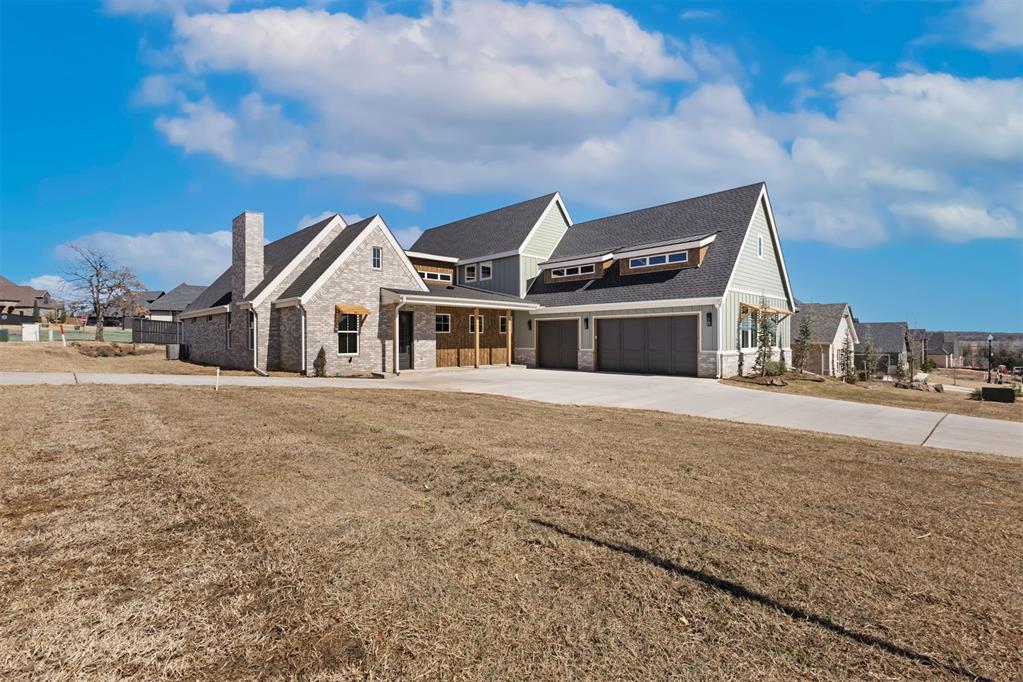 8101 Amber Ridge Drive — photo