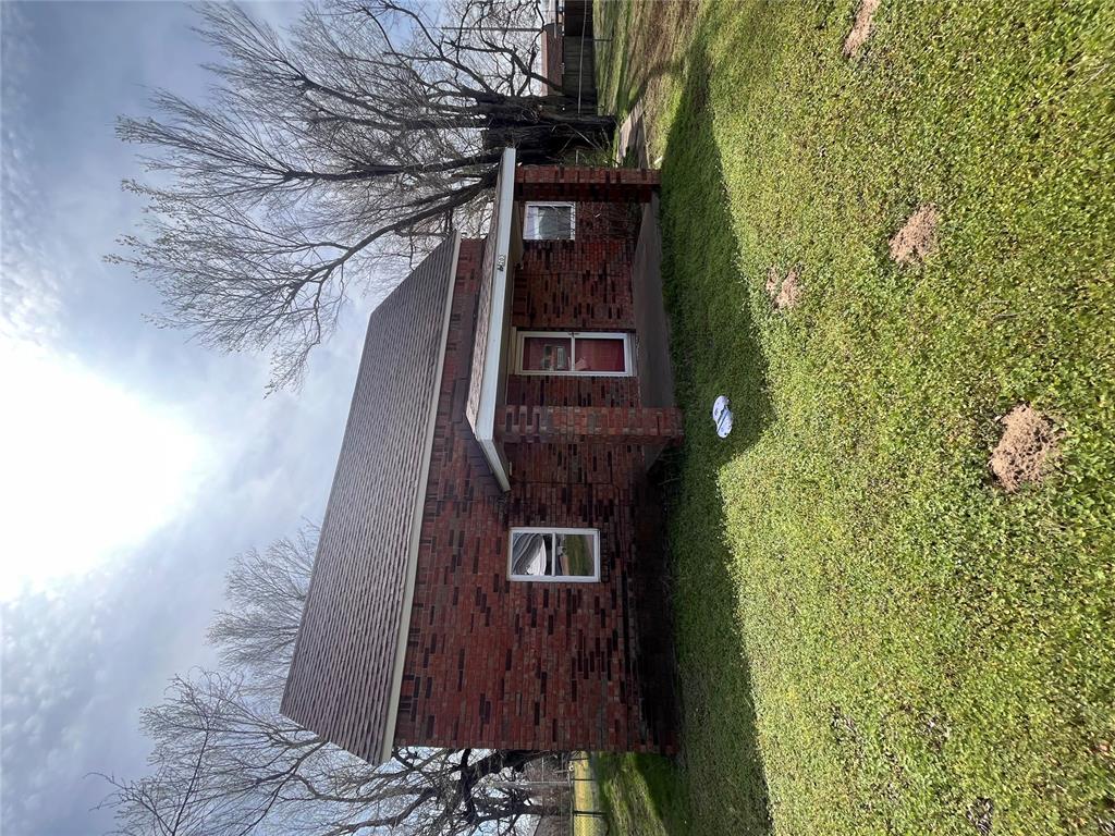 203 E Washington, Crescent, OK 73028 — photo 2