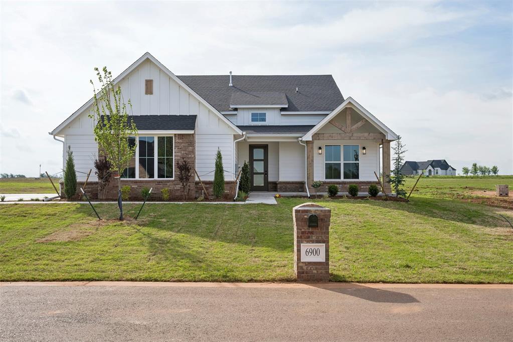 6900 Lake View Court — photo