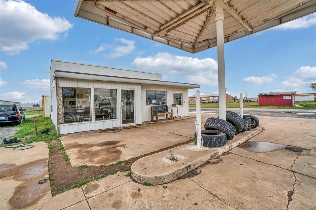 200 E Second Street, Duke, OK 73532 — photo 2