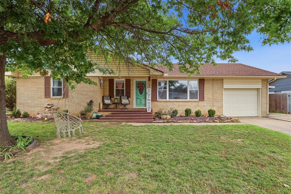 1209 Meadowbrook Lane — photo