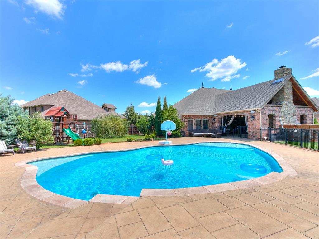 14401 Yorkshire Lane — photo