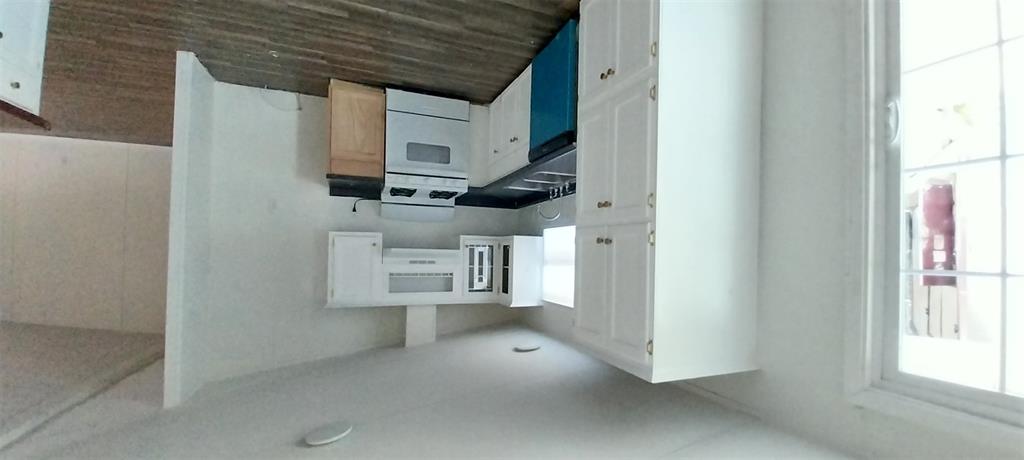 1824 Donnell Street — photo
