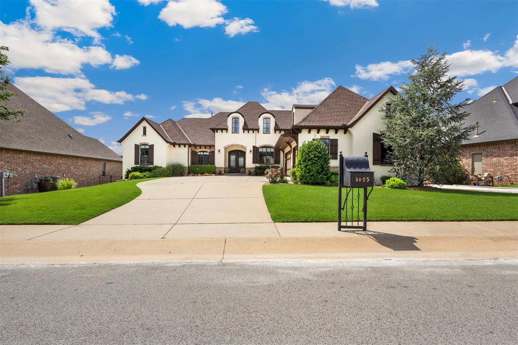 4625 Roundup Road — photo