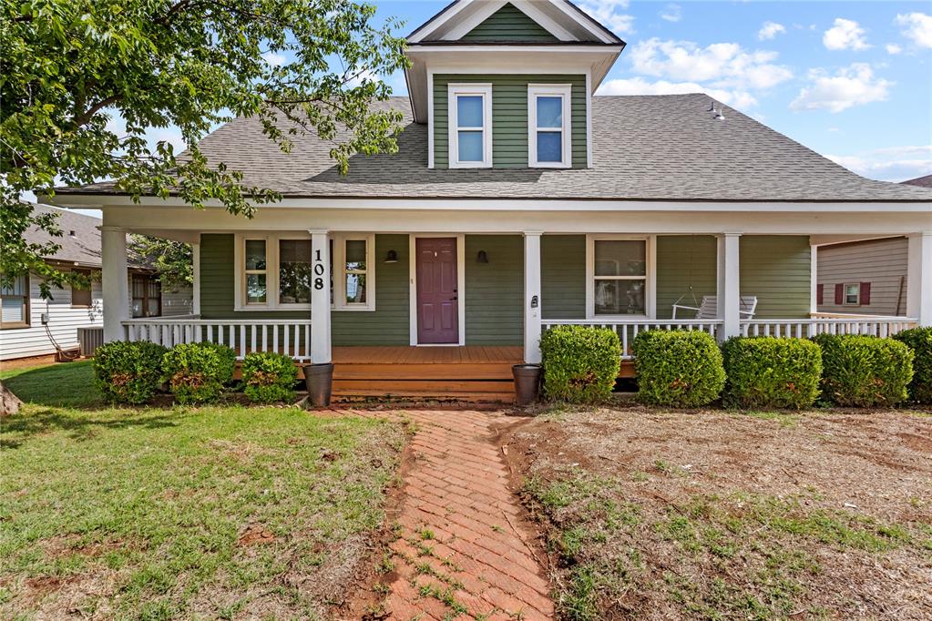 108 W Tom Stafford Street — photo